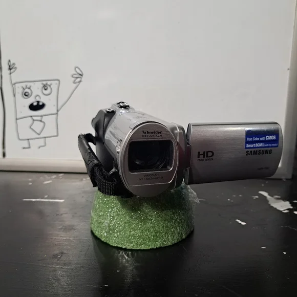 Samsung Silver HD Camcorder Hmx-f80 with Black Digital Case
